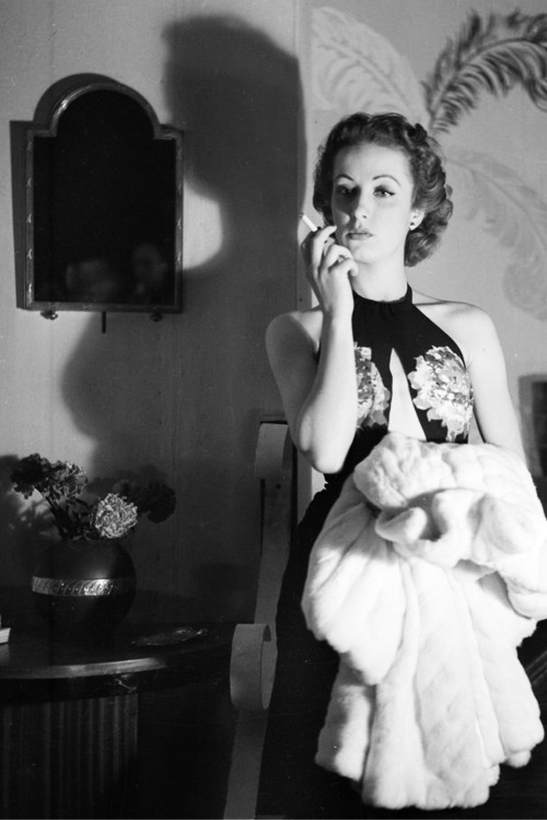 XXX  Danielle Darrieux ~ Boris Lipnitzki 1937 photo