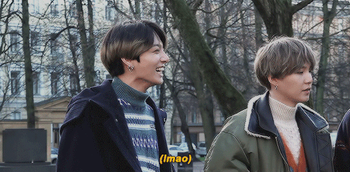 Look At The Way Jungkook Was So Excited For Taehyung To Read His Letter (cr)