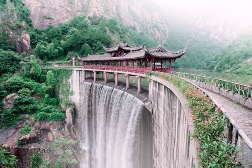 fuckyeahchinesegarden:Tiantai Mountain, Taizhou, Zhejiang province, China. 浙江台州天台山