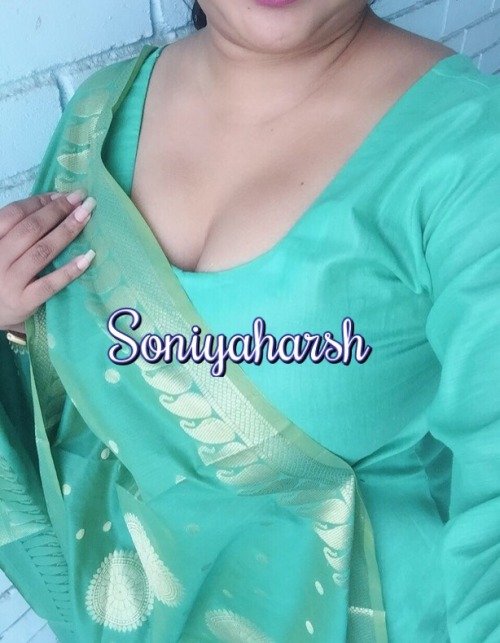 love-is-lifes-blog: soniyaharsh:  sexy cleavage