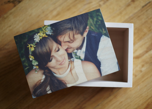 Beautiful wedding boxes… This wedding season I decided to incorporate new custom wooden