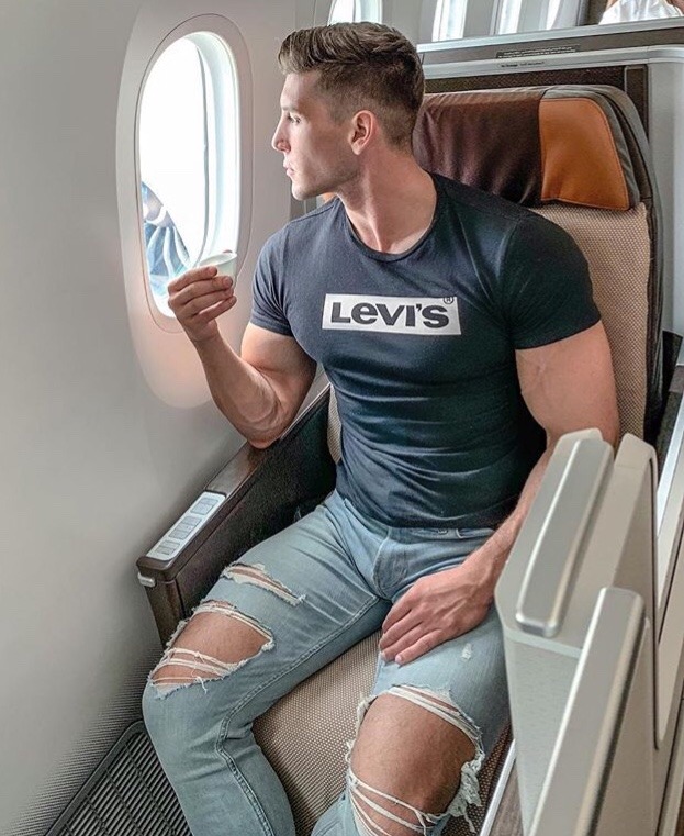 billionairesociety:  Good boy. When you are the private “fitness coach” to a