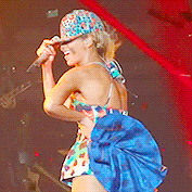 quarrterquels:  An Insane Collection of Beyoncé  &ldquo;Who I am on stage is