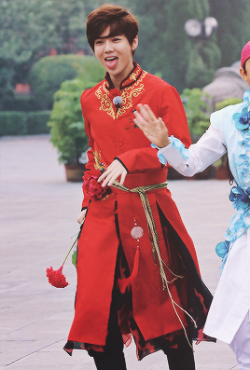 luhwn:  150908 | luhan filming running man china 