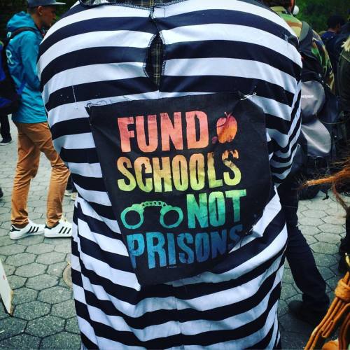  fund schools not prisons #Repost @rossellalaeng ・・・ #unionsquareupdate#nyccannabisparade #ibudyou