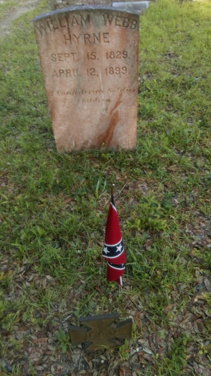 theblackdream:  lil-b00ty-judy:  theryanproject:  whiskey-and-c41:  nursary:  no-name-no-purpose:  nursary:  interesting. glad they are dead  You do realize that the flag simply signifies that these are ex-Confederate veterans… right?  That doesn’t