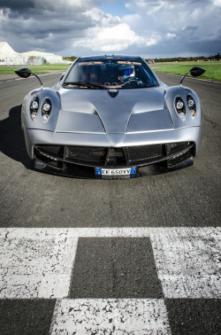 automotivated:  Pagani Huayra (by Rowan Horncastle)