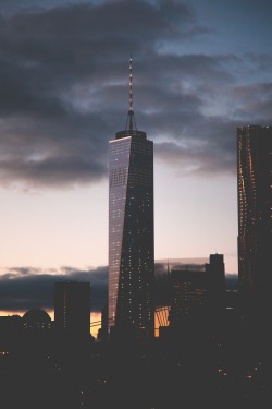 avenuesofinspiration:  Cloudy NY | Source