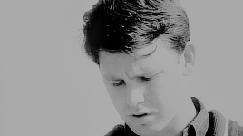fallstopieces:Jim Morrison(December 8, 1943 – July 3, 1971) “People are afraid of themselves, of the