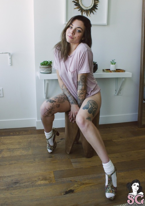 sgweshouldgooutsidesgh: Gaiah(SuicideGirl) - Play Dateinstagram: @suppgaiahFull Set(by  AURRALEE):ht