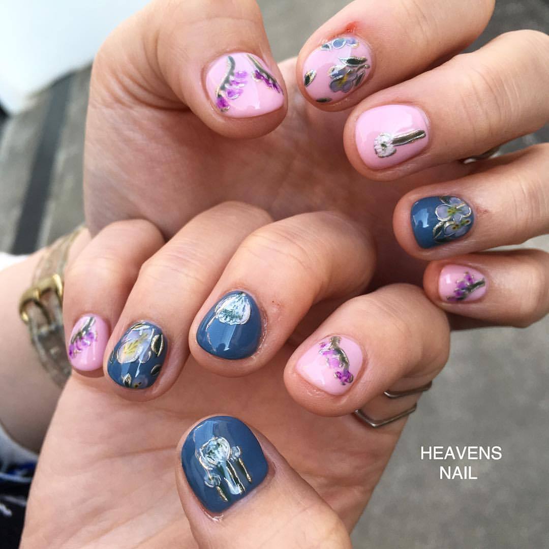 Heavens Nail 誕生花を手描きで ヴィンテージ風 Heavens Heavensnail Nails