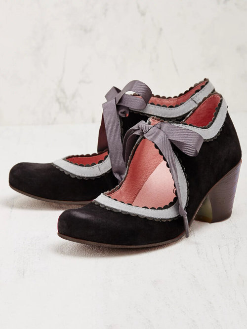 jollytyrantwhispers:Bowknot Lace Up Mary Jane Heels♥Use coupon code: tumblr-1112