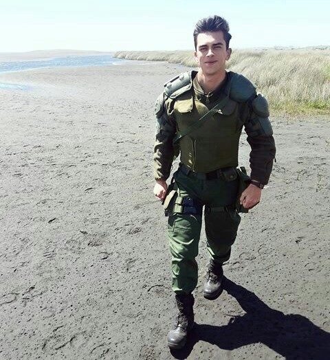 bi-chileanboys: kakoyquepasa: Gracias carabinero por cuidarnos siempre ❤️