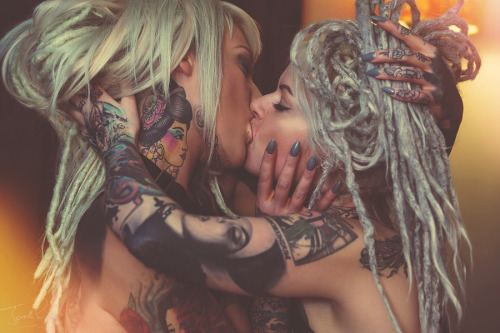 Porn photo Lauren Brock & Xi. ♥  Kiss With All