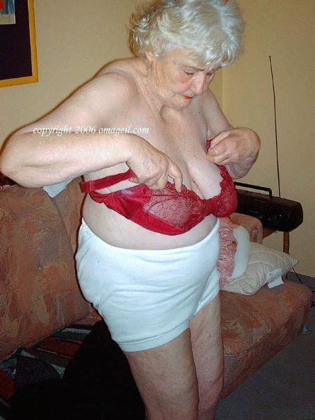 ramirofdzrmz:  Best grannyfriend  !! 