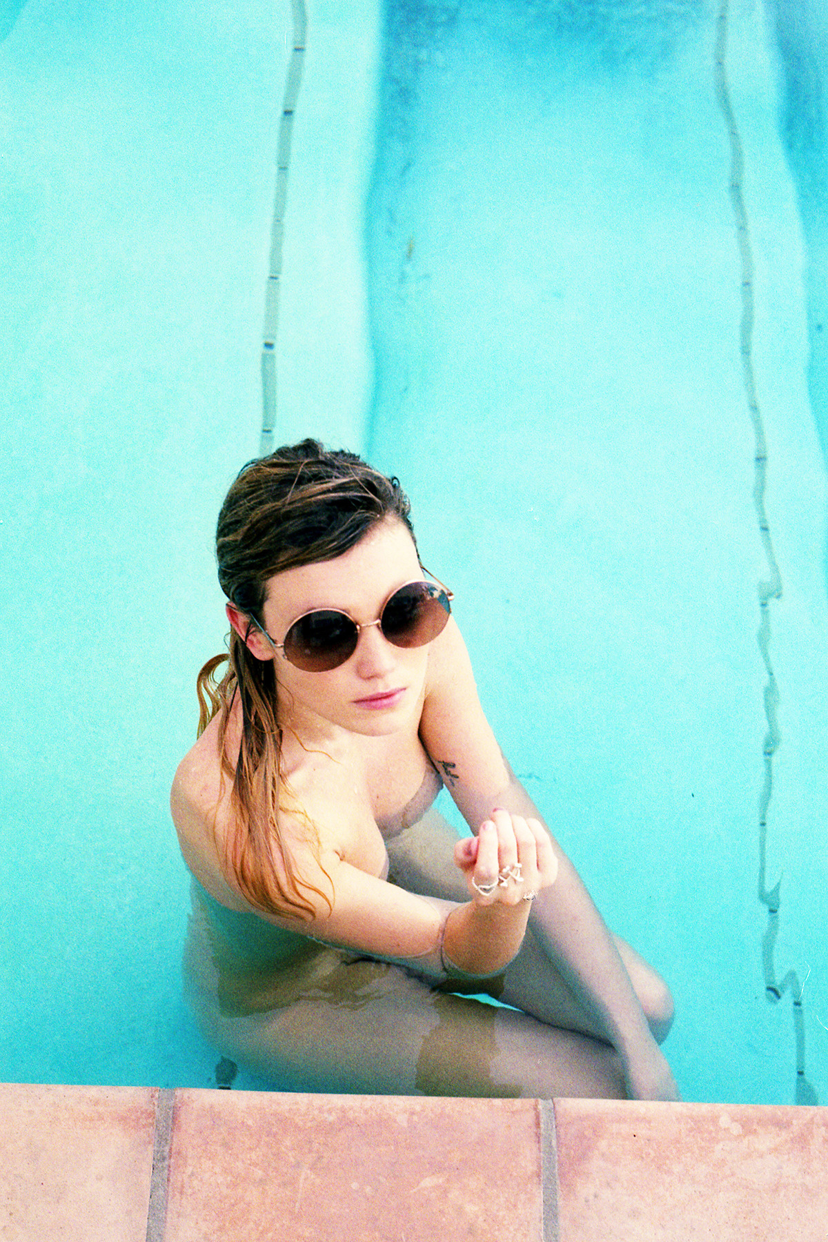 larsensotelo:  Girl on film. Photo by  Larsen Sotelo 