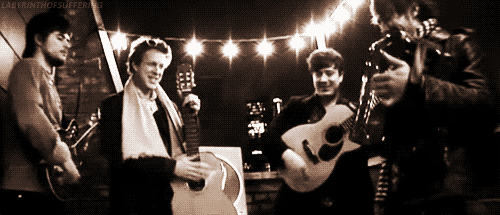 arockforthosebelow:  i think this is my favorite gif of them 