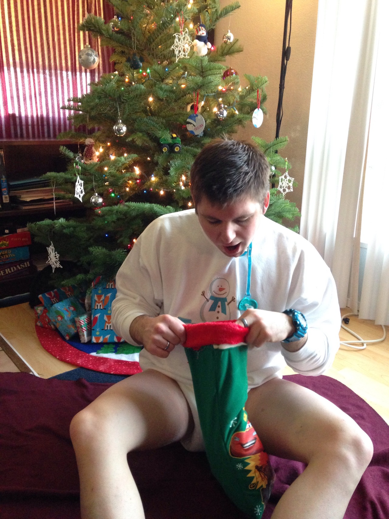 roxxyuncensored:  Merry Christmas from Roxxy and Baby T! I had so much fun watching