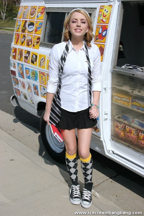 gorgeousdressed:  Lexi Belle 