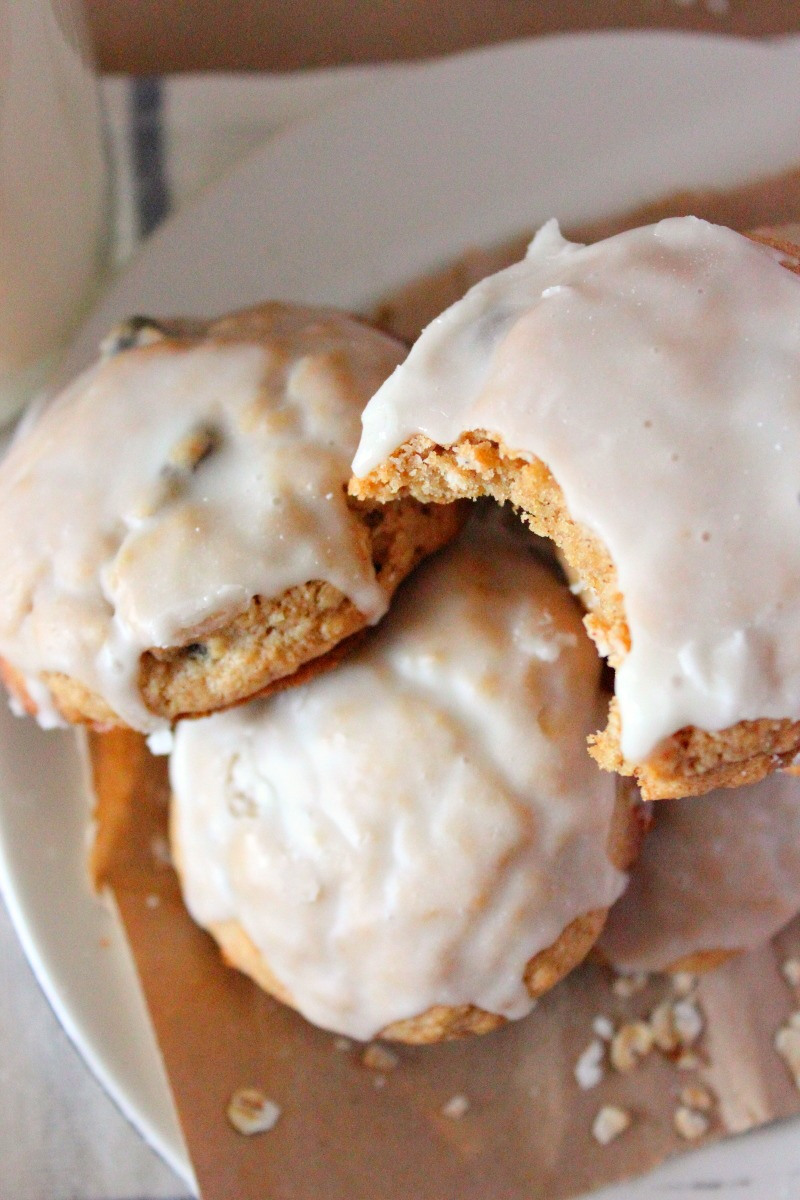 fullcravings:  Iced Oatmeal Raisin Cookies