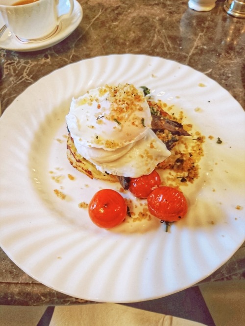 candifluff: Today was a rare Monday relaxing, so I treated myself to a Betty’s breakfast, I’ve also 