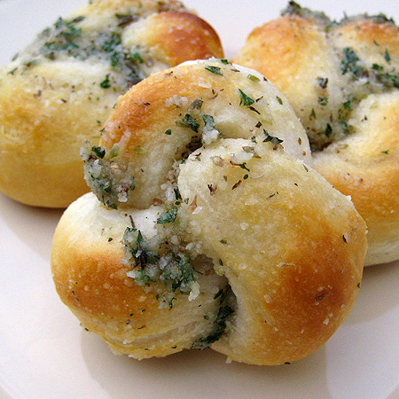 foodluxury:  Love Food? This blog is for you. 