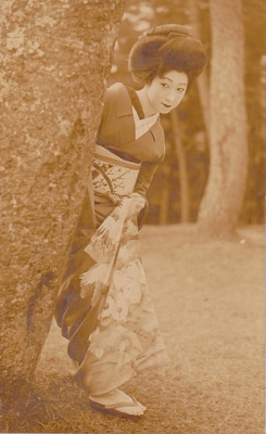 taishou-kun:  Japanese actress Yamatoya Shinya 大和屋 染也 - Bromide -  Japan - 1920sSource : www.kaminokura.co.jp