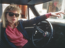 old-school-fools:  Debbie Harry in New York