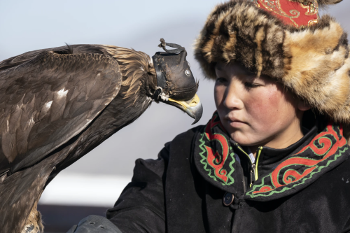 smokeritual:@lightscape | Kazakh Bürkitshi (eagle hunters) at Golden Eagle festival in Mongolia