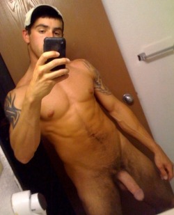 supervillainl:  Hunk sends out his cock pic.