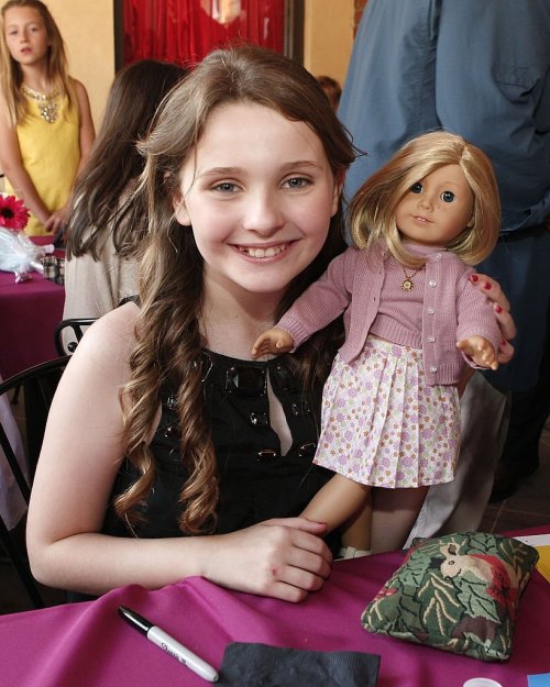 American Girl Doll Actresses + their Dolls (6/?)↳ Abigail Breslin (Kit Kittredge)