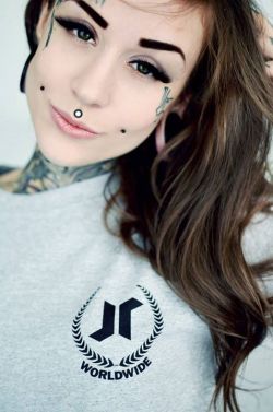  Monami Frost 