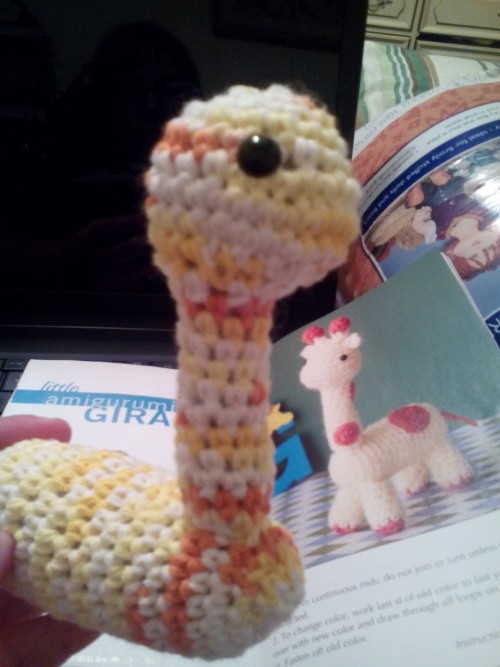 declassified: the tiny amigurumi giraffe I&rsquo;m making for spookdisco!!