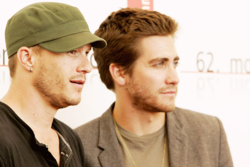 jacobbgyllenhaal: Exactly 10 years ago: Jake Gyllenhaal &amp; Heath Ledger at Venice Film Festiv