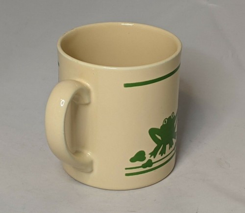 coolmugsifound:“Frog” Janet Nottingham mug (1979, England)source