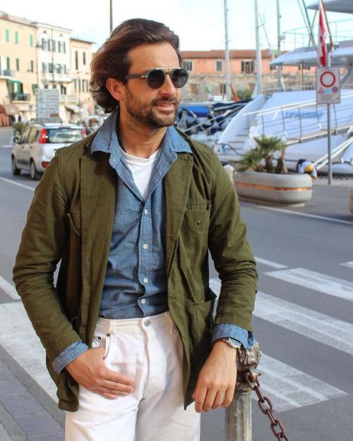 Years pass , but the style is always the same. Happy Birthday to me ! Today 36 years old 💥🎉
Credits : Olive Cotton Casual jacket and Chambray Shirt from @japanbluejeans
#DaniloCarnevale #HBD #36yearsold (presso Elba Island,...