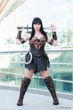 cosplayandgeekstuff:    Bernadette Bentley (USA)