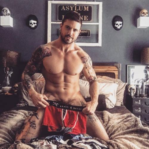 hotmensecretfolder:  hot men secret folder 