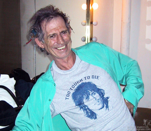 weirdpicturesoftherollingstones:I should make a compilation of keef wearing keef shirts