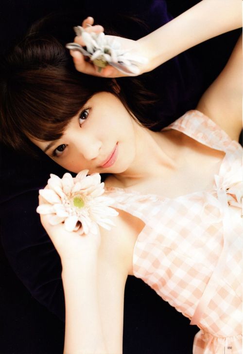 gkojax: [MAG] UTB 2013.12 Vol. 217 / Nishino Nanase | ◢ Nogizaka46