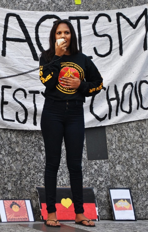 deliciousfriend:Brisbane #OneMobUnited Black Friday ProtestProtesting the ongoing colonisation and g