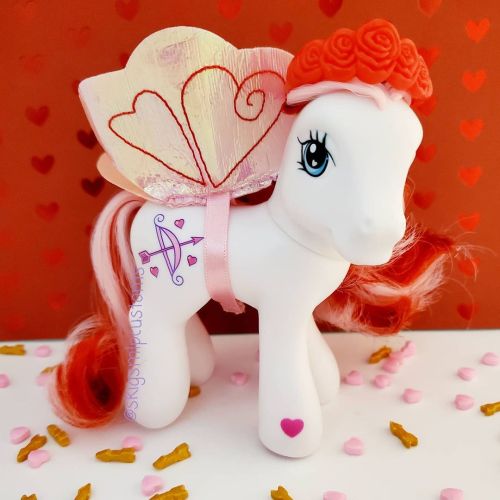 Always and Forever is today’s pony. #skig #skigsmlpcustoms #mylittlepony #mlp #mylittleponycol