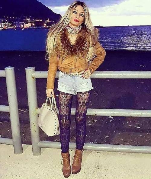 @ferrarograzia Snapchat➡️ pantyhosegirlss #polishgirl #kulotlucorap #collant #pantyhose #nylon #legs