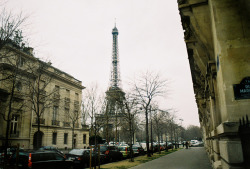 imperfectio:  eiffel tower. by parker severns on Flickr. 