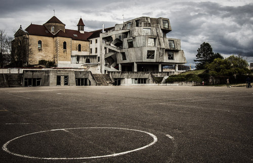 sosbrutalism:    The fear of the right angleGeorges Adilon: Lycée Sainte Marie, Lyon, France, 1976http://sosbrutalism.org/cms/15891075Photo: © Roberto Conte 2015   