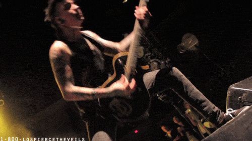 may-i-pierce-the-all-time-veil:   typical-bandrelated-url:  Tony being sexy while