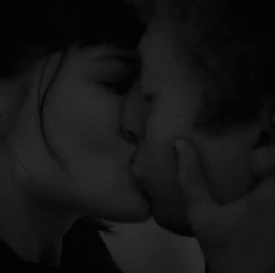black-o-white-deactivated202108:Soulful kiss&hellip;