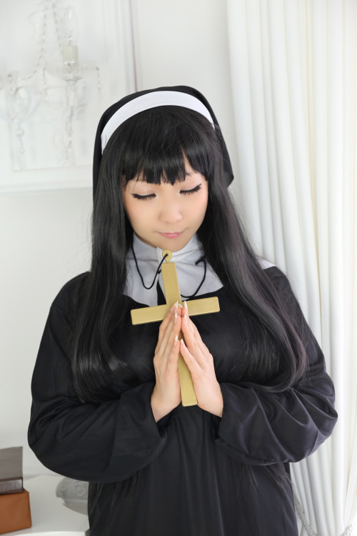 Cosplay Girl Higurashi Ran (Nun) 1