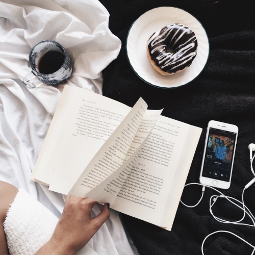 sassyeh: clockworkbibliophile: coffee, donut, and hozier: ideal morning +