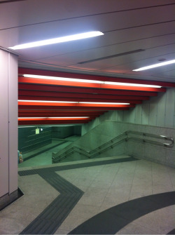 alisonwilloughby:  Tokyo Underground 